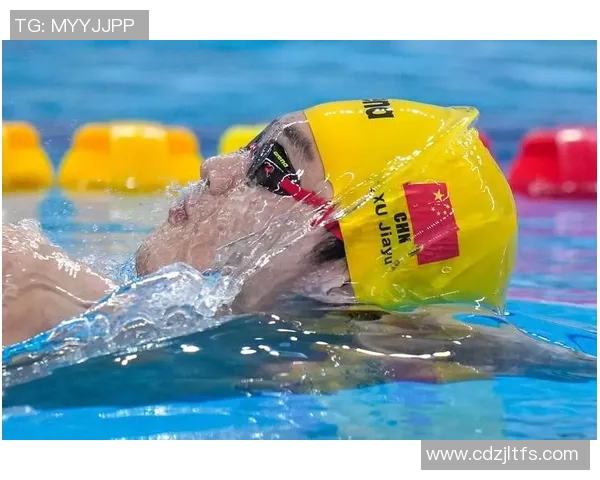 提高仰泳速度与稳定性的方法与技巧解析，掌握核心动作提升游泳表现